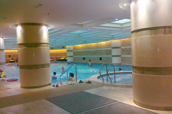 温德姆大酒店游泳池